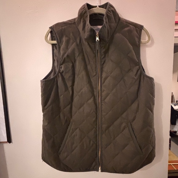 Old Navy Light Quilted Vest - Picture 3 of 6